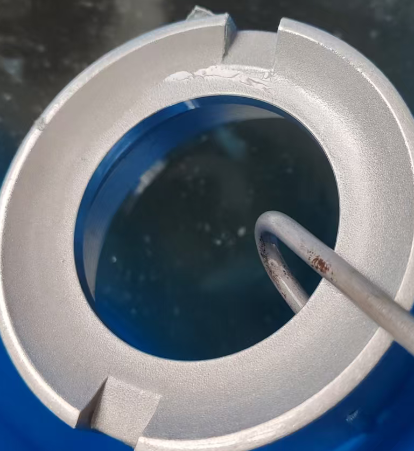 瑞赫尔常温脱漆剂：实现新能源压铸铝件高效无损脱漆